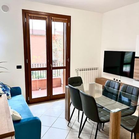 Appartamento Comfyspot Rosia Esterno foto