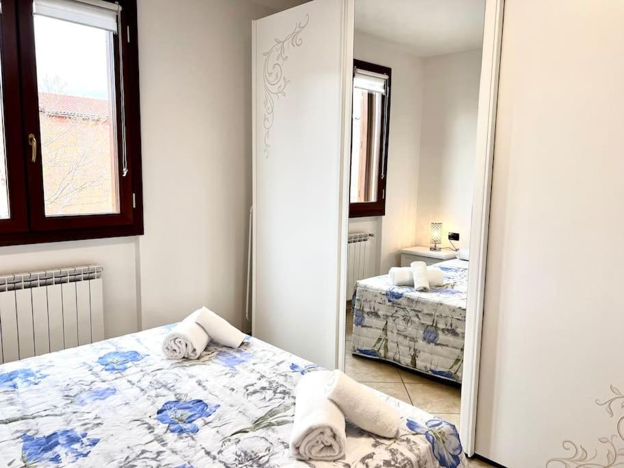 Appartamento Comfyspot Rosia Esterno foto