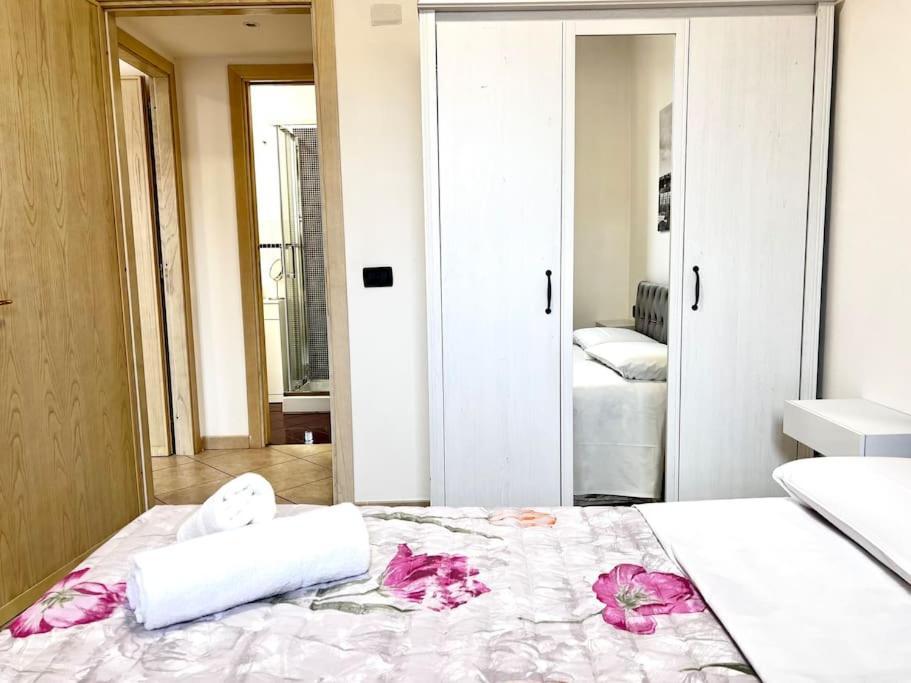 Appartamento Comfyspot Rosia Esterno foto
