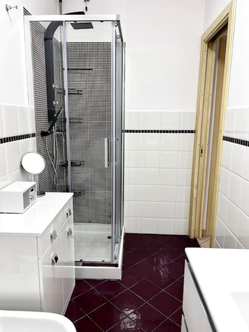Appartamento Comfyspot Rosia Esterno foto