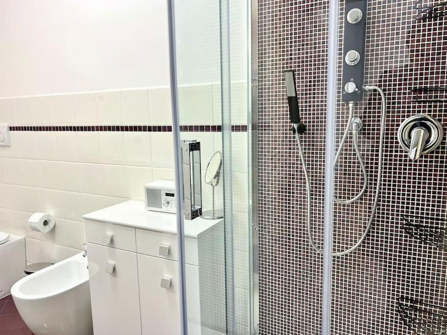 Appartamento Comfyspot Rosia Esterno foto