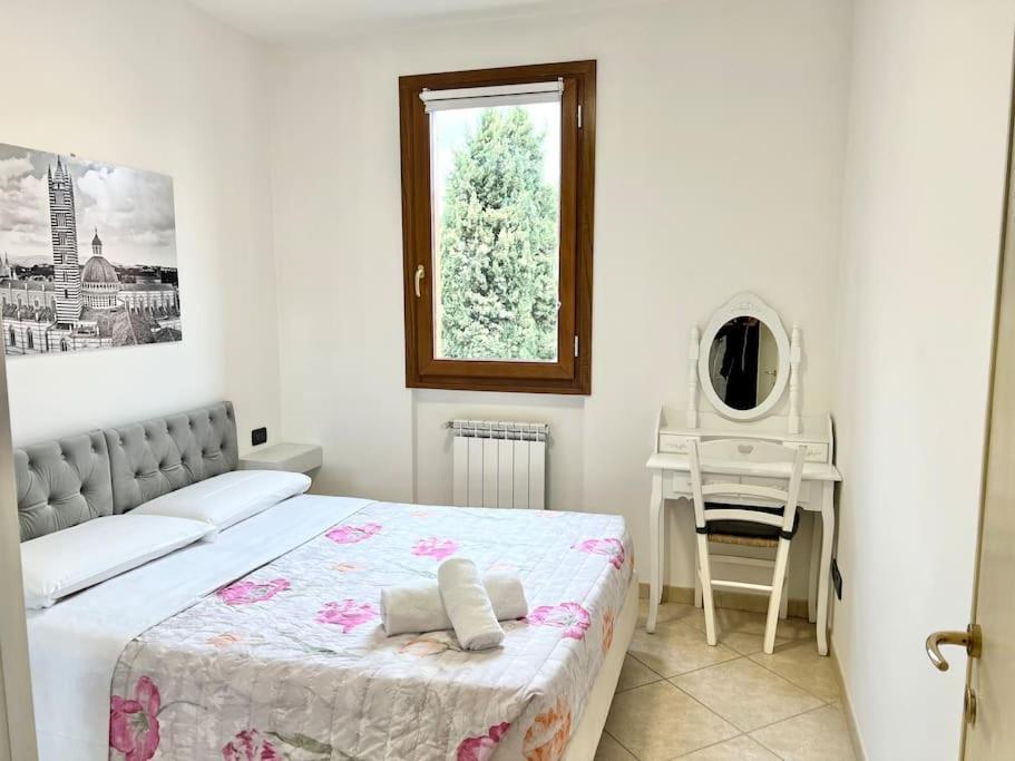 Appartamento Comfyspot Rosia Esterno foto