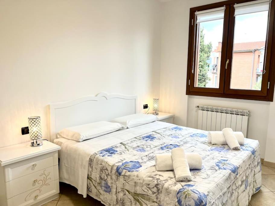 Appartamento Comfyspot Rosia Esterno foto