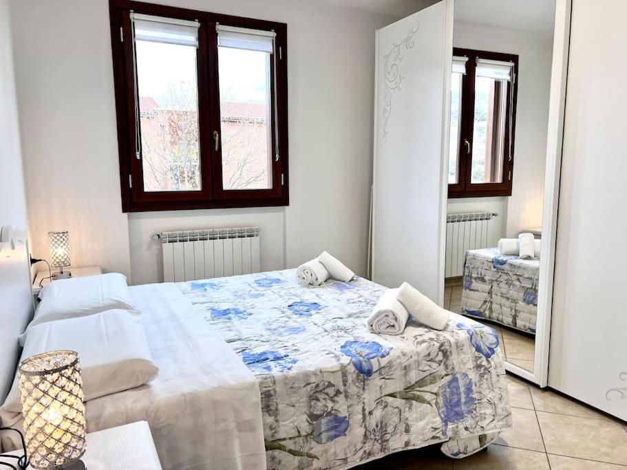 Appartamento Comfyspot Rosia Esterno foto