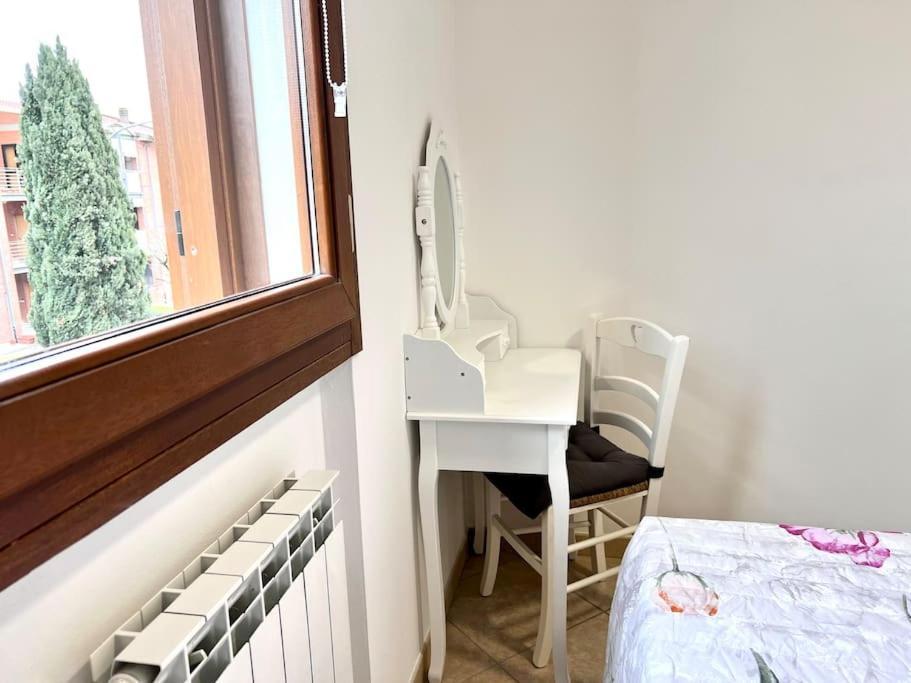 Appartamento Comfyspot Rosia Esterno foto