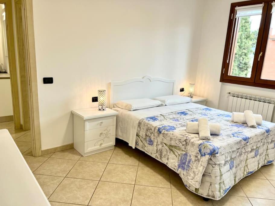 Appartamento Comfyspot Rosia Esterno foto