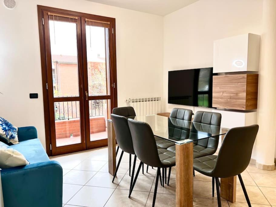 Appartamento Comfyspot Rosia Esterno foto