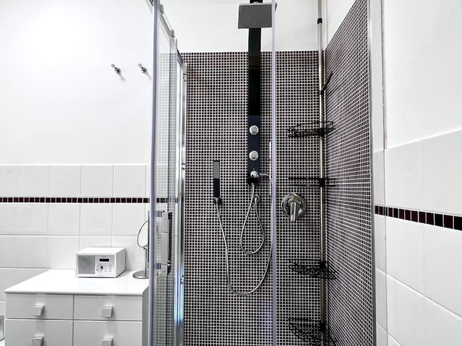 Appartamento Comfyspot Rosia Esterno foto