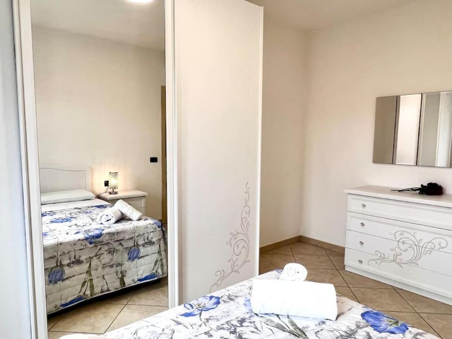 Appartamento Comfyspot Rosia Esterno foto